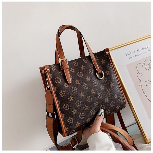 designer sale new bag fashion printing women's handbag one shoulder tote bag wholesale store
designer sale new bag fashion printing women's handbag one shoulder tote bag wholesale store
