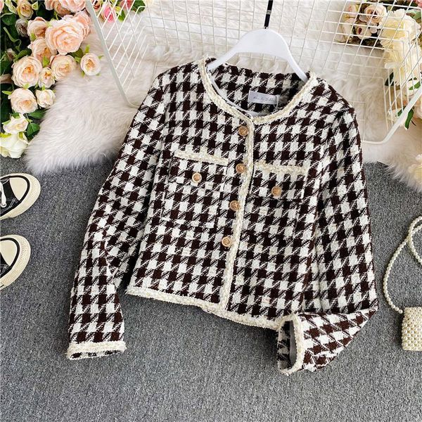 luxury designer wool coat women black vintage v neck plaid tweed jackets golden buttons elegant office lady outwear korean a396, Black;brown
luxury designer wool coat women black vintage v neck plaid tweed jackets golden buttons elegant office lady outwear korean a396, Black;brown