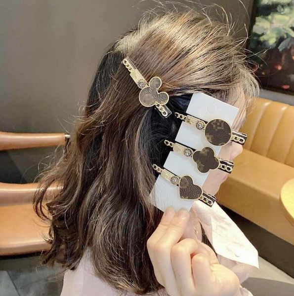 новые 8styles дизайнерские клипы женщин корейской волос ювелирные изделия простые письма цветок desinger шпильки для волос аксессуары side к, Golden;silver
новые 8styles дизайнерские клипы женщин корейской волос ювелирные изделия простые письма цветок desinger шпильки для волос аксессуары side к, Golden;silver