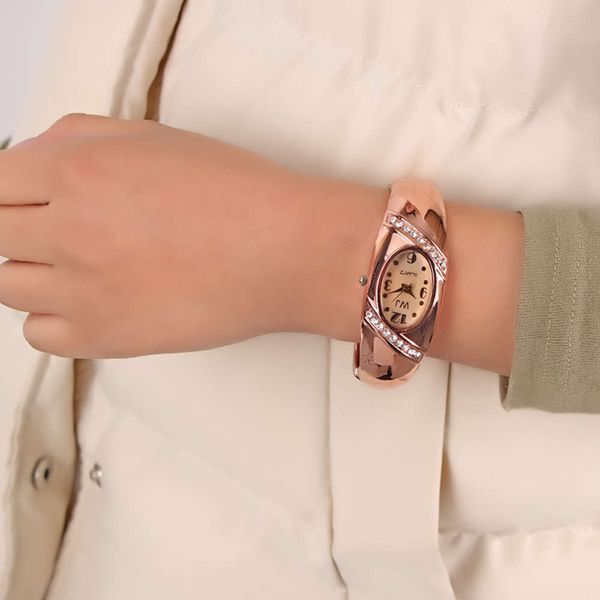 women's bracelet watch round personality fashion diamond inlaid alloy female bracelet watch, Slivery;brown
women's bracelet watch round personality fashion diamond inlaid alloy female bracelet watch, Slivery;brown