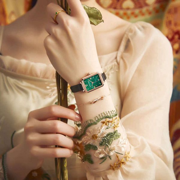 quartz mark warfield small green watch lady watch small nordic style simple temperament female quartz watch, Slivery;brown
quartz mark warfield small green watch lady watch small nordic style simple temperament female quartz watch, Slivery;brown