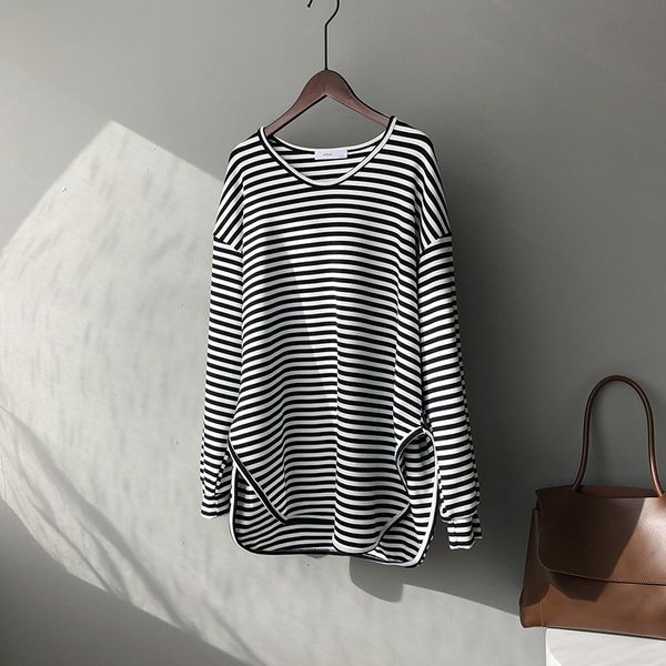 new 2021 spring v-neck striped t shirts long sleeve loose style split hem women white tees mx0d
new 2021 spring v-neck striped t shirts long sleeve loose style split hem women white tees mx0d