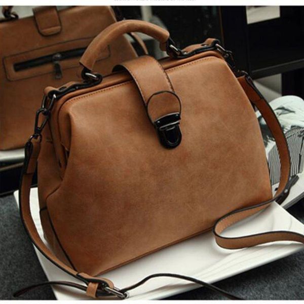 2020 new retro bag fashion large capacity messenger bag ladies shoulder scrub leather leather handbag two new style
2020 new retro bag fashion large capacity messenger bag ladies shoulder scrub leather leather handbag two new style