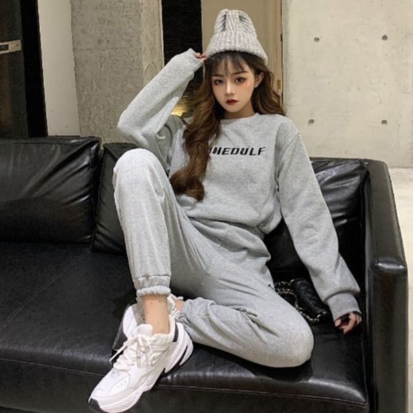 autumn and winter leisure sports suit tight pants sweater women plush thickening korean loose fashion sweater leggings two piece set fashion, Gray
autumn and winter leisure sports suit tight pants sweater women plush thickening korean loose fashion sweater leggings two piece set fashion, Gray