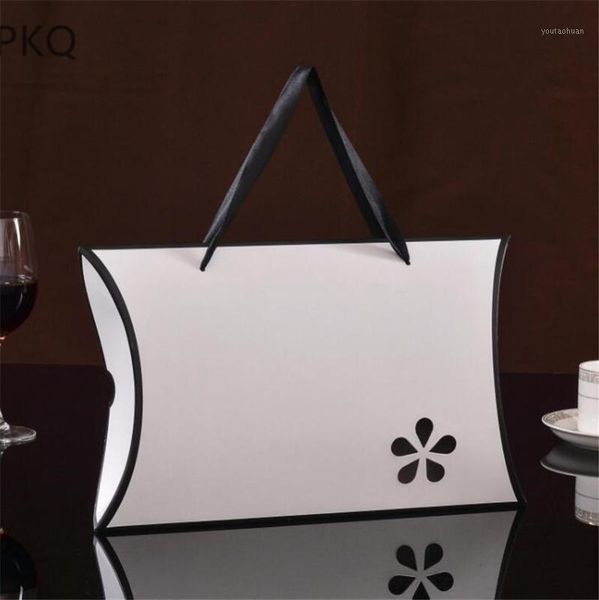 gift wrap 12pcs 32*20*5.5cm pillow shape large cardboard box black/white/red/orange pastry packaging bag wedding favor gifts1
gift wrap 12pcs 32*20*5.5cm pillow shape large cardboard box black/white/red/orange pastry packaging bag wedding favor gifts1