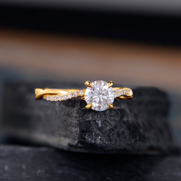 wedding ring gold 2021 new twisted delicate zircon gold ring women fashion wedding engagement jewelry classic four claws promise, Slivery;golden
wedding ring gold 2021 new twisted delicate zircon gold ring women fashion wedding engagement jewelry classic four claws promise, Slivery;golden