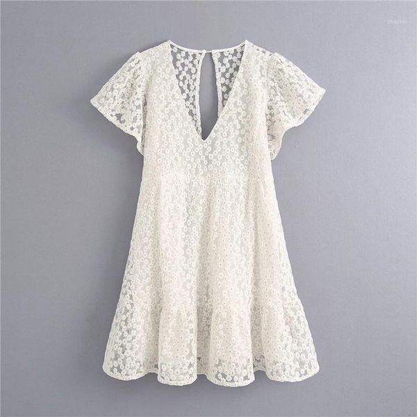 women 2020 summer fashion floral embroidery sweet white playsuit female elegant v-neck backless short sleeve ruffles playsuit1, Black;white
women 2020 summer fashion floral embroidery sweet white playsuit female elegant v-neck backless short sleeve ruffles playsuit1, Black;white