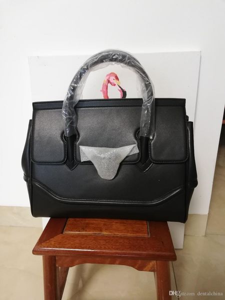 real cow leather handbag the bill of lading shoulder his lady bag large capacity fashion women 2019 the new style
real cow leather handbag the bill of lading shoulder his lady bag large capacity fashion women 2019 the new style