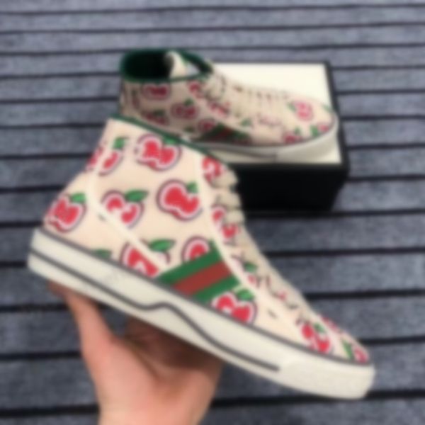 the latest brand high sports casual shoes paris fashion men and women white casual skateboard sneakers
the latest brand high sports casual shoes paris fashion men and women white casual skateboard sneakers