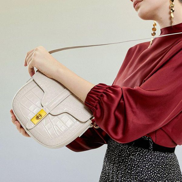 crocodile pattern + lock genuine leather saddle bag women simple fashion cowhide lady shoulder bag designer female crossbody
crocodile pattern + lock genuine leather saddle bag women simple fashion cowhide lady shoulder bag designer female crossbody