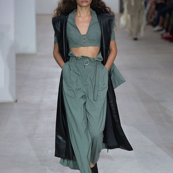 ahuxl niche design 2020 summer new pants tooling short chest bag high waist suit suitpants fashion cup fashion suit women's setcloth, Gray
ahuxl niche design 2020 summer new pants tooling short chest bag high waist suit suitpants fashion cup fashion suit women's setcloth, Gray