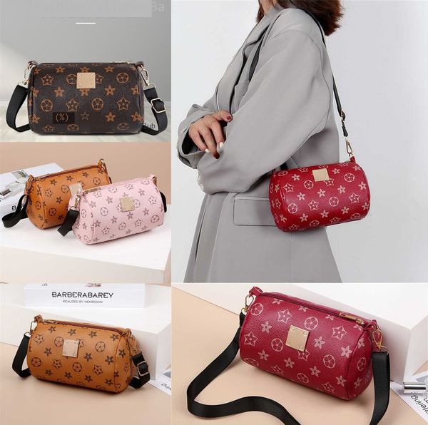pu leather fashion bucket cylinder chain bag 2022 new lady girls crossbody shoulder messenger purses fanny pack retro vintage cosmetic makeu, Black
pu leather fashion bucket cylinder chain bag 2022 new lady girls crossbody shoulder messenger purses fanny pack retro vintage cosmetic makeu, Black