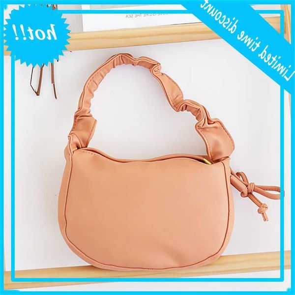 korean version sweet french stick armpit small crowd cute soft leather one shoulder women's bag fashion foreign style fold cloud handba
korean version sweet french stick armpit small crowd cute soft leather one shoulder women's bag fashion foreign style fold cloud handba