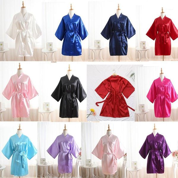 women silk satin short night robe solid kimono robe fashion bath bathrobe peignoir femme wedding bride bridesmaid1, Black;red
women silk satin short night robe solid kimono robe fashion bath bathrobe peignoir femme wedding bride bridesmaid1, Black;red