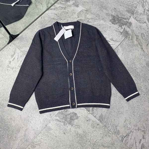 мужчины опрятного стиль свитер мода love heart pattern кардиган мальчик подросток осень tops женщины людей вскользь продажи свитер горячей, White;black
мужчины опрятного стиль свитер мода love heart pattern кардиган мальчик подросток осень tops женщины людей вскользь продажи свитер горячей, White;black