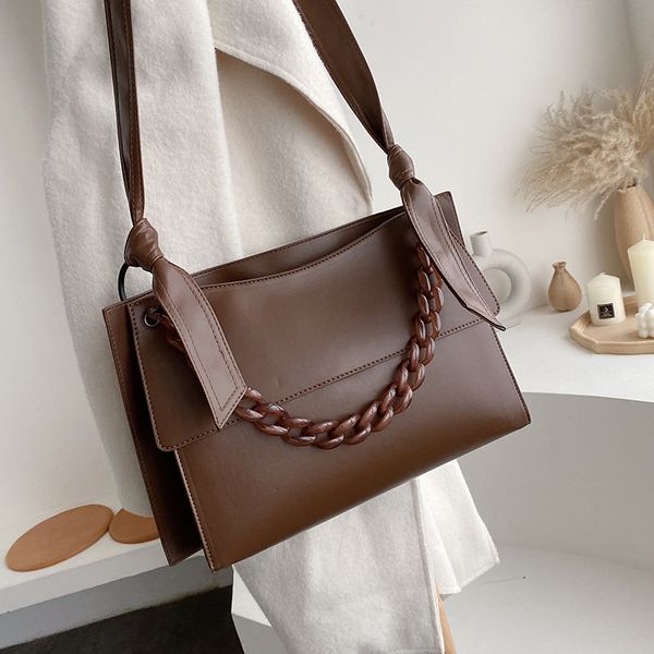 acrylic chain design women's branded winter pu leather crossbody bag women 2020 trend shoulder handbags trending hand bag c1019
acrylic chain design women's branded winter pu leather crossbody bag women 2020 trend shoulder handbags trending hand bag c1019