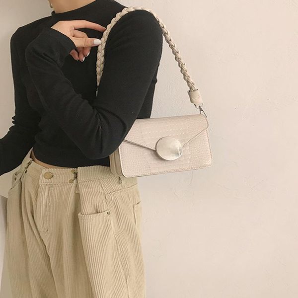 shoulder bags women's handbag female 2021 fashion pu leather hand-woven armpit bag retro small messenger sac a main
shoulder bags women's handbag female 2021 fashion pu leather hand-woven armpit bag retro small messenger sac a main