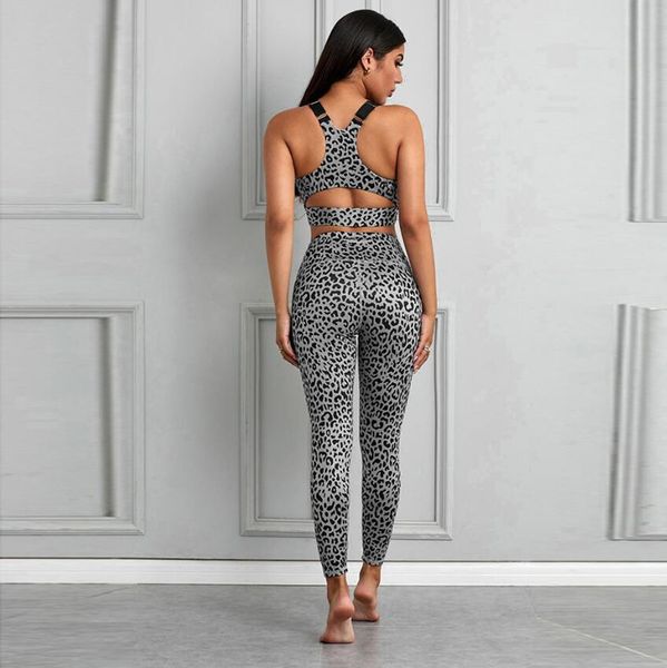 shiying's new yoga clothes two-piece chest pad all-in-one sports suit women's high-waist trousers and quick-drying fitness clothes
shiying's new yoga clothes two-piece chest pad all-in-one sports suit women's high-waist trousers and quick-drying fitness clothes