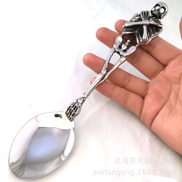 luxury spot european and american personalized 316l titanium steel stainless steel skull knife fork and spoon stainless steel tableware new, Golden;silver
luxury spot european and american personalized 316l titanium steel stainless steel skull knife fork and spoon stainless steel tableware new, Golden;silver