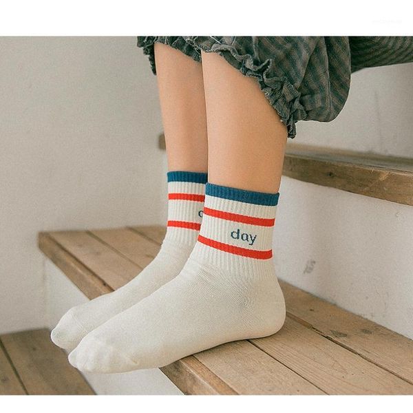 1 pair new women socks 2020 short striped letter cotton solid color women fashion ankle socks for1, Black;white
1 pair new women socks 2020 short striped letter cotton solid color women fashion ankle socks for1, Black;white