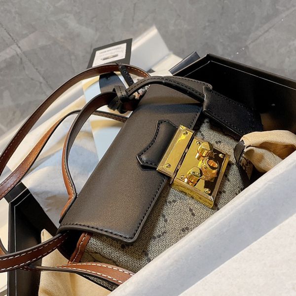 retro fashion one-shoulder messenger chain square bag ladies luxury designer handbag purse letter printing all-match 2022
retro fashion one-shoulder messenger chain square bag ladies luxury designer handbag purse letter printing all-match 2022