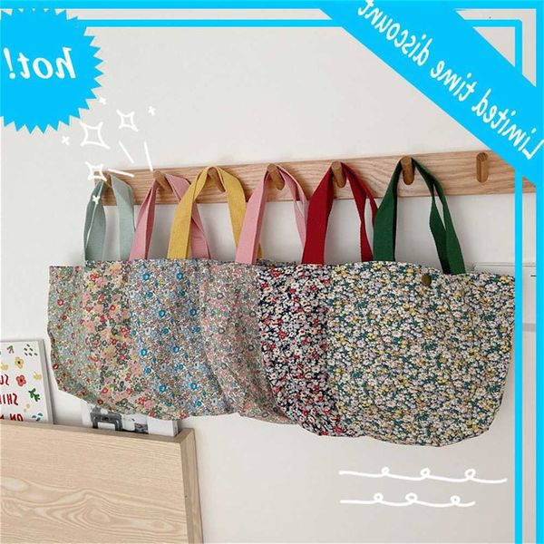 0561 literature and art new style little fresh fairy portable mini bento leisure lady small hand bag
0561 literature and art new style little fresh fairy portable mini bento leisure lady small hand bag