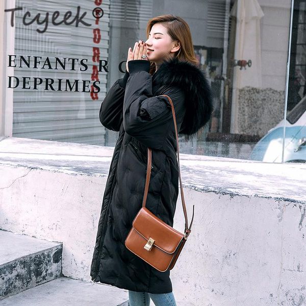 tcyeek down parka women duck down jackets female winter coat 2020 new long embroidery natural raccoon fur overcoat hiver lw1112, Black
tcyeek down parka women duck down jackets female winter coat 2020 new long embroidery natural raccoon fur overcoat hiver lw1112, Black