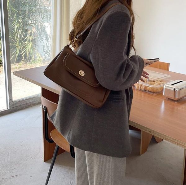 shoulder bags autumn/winter coffee brown armpit bag large capacity crossbody one versatile square
shoulder bags autumn/winter coffee brown armpit bag large capacity crossbody one versatile square