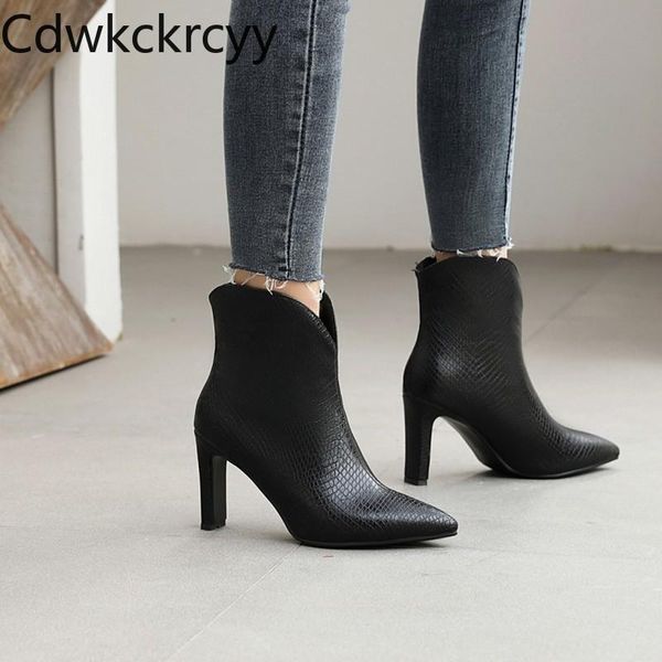 boots winter the fashion pointed british style knight black white yellow snakeskin pattern high heels women 34-48
boots winter the fashion pointed british style knight black white yellow snakeskin pattern high heels women 34-48