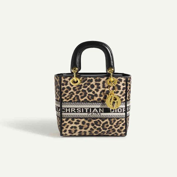 2022 latest models handbag wholesale high-grade leopard print bag imitation leather women's versatile one shoulder bag
2022 latest models handbag wholesale high-grade leopard print bag imitation leather women's versatile one shoulder bag
