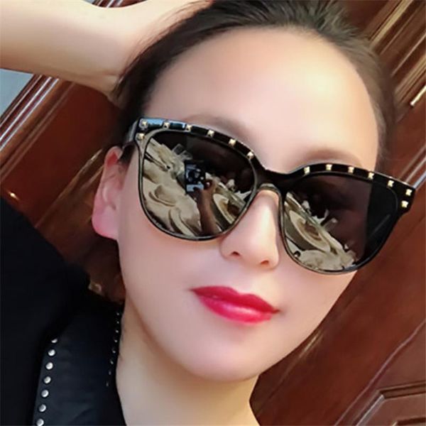 square sunglasses women 2020 trending products gold yellow blue green rhinestone big sun glasses festiva feminino, White;black
square sunglasses women 2020 trending products gold yellow blue green rhinestone big sun glasses festiva feminino, White;black