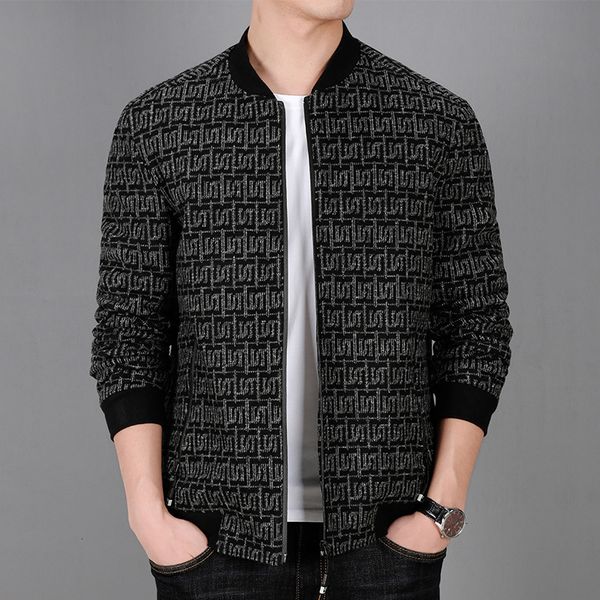 2020 winter trend men's zipper placket letter floral print long sleeve thickened stand collar jacket, Black;brown
2020 winter trend men's zipper placket letter floral print long sleeve thickened stand collar jacket, Black;brown