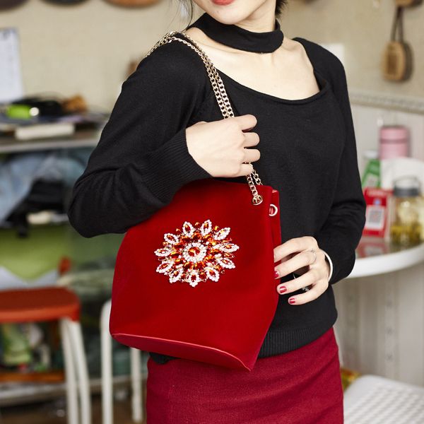 new leisure chain women's bag single shoulder large capacity diagonal span retro diamond korean bucket bags
new leisure chain women's bag single shoulder large capacity diagonal span retro diamond korean bucket bags