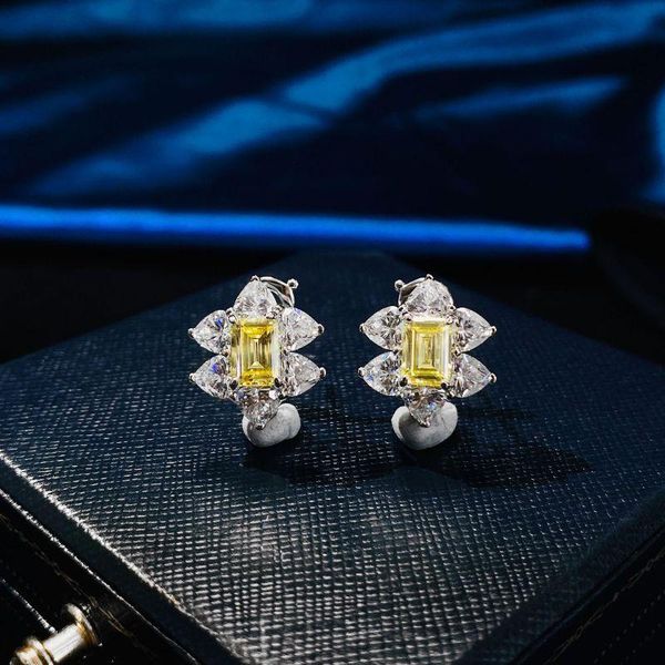 925 sterling silver stud earrings for women sparkling yellow high carbon diamond earrings bridal wedding party luxury jewelry, Golden;silver
925 sterling silver stud earrings for women sparkling yellow high carbon diamond earrings bridal wedding party luxury jewelry, Golden;silver