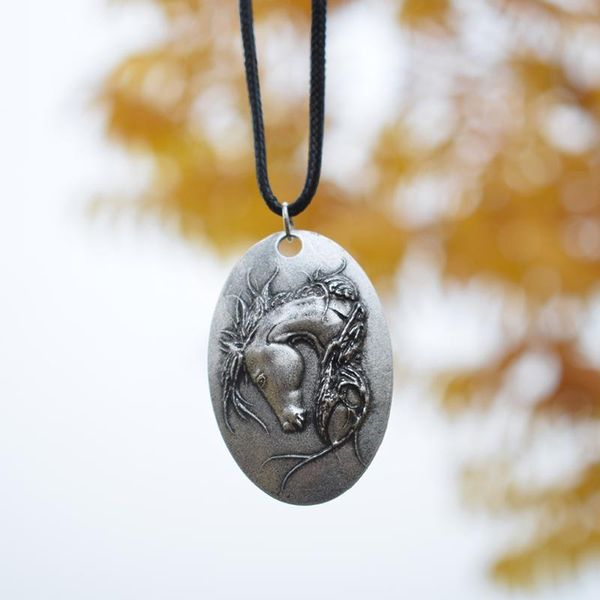 chains 1pcs horse head pendant necklace gift for her pet with 55chain sanlan, Silver
chains 1pcs horse head pendant necklace gift for her pet with 55chain sanlan, Silver
