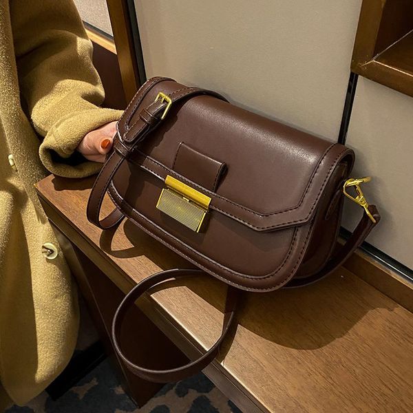 shoulder bags niche design style handbags autumn/winter fashion all-match cross-body high-end sense of square bag width: 24cm
shoulder bags niche design style handbags autumn/winter fashion all-match cross-body high-end sense of square bag width: 24cm