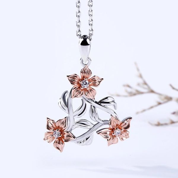 new fashion creative rose five leaf flower pendant garland necklace women's romantic popular banquet charm jewelry gift, Silver
new fashion creative rose five leaf flower pendant garland necklace women's romantic popular banquet charm jewelry gift, Silver