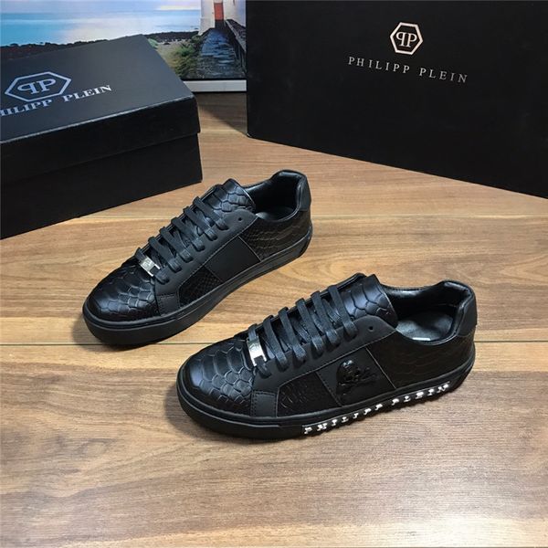 2020 new designer shoes white leather 3m reflective casual for men women black gold red fashion comfortable flat sports sneaker 
2020 new designer shoes white leather 3m reflective casual for men women black gold red fashion comfortable flat sports sneaker