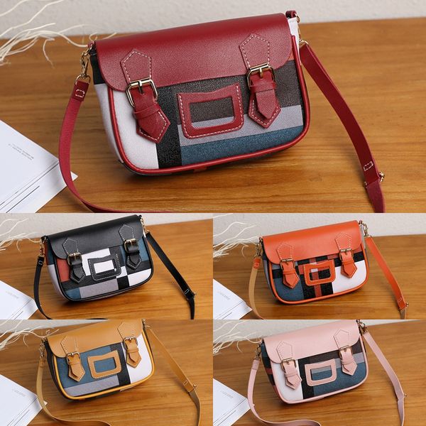2020 small square mobile phone new japanese and korean women's leisure small square single shoulder messenger printing mobile phone bag
2020 small square mobile phone new japanese and korean women's leisure small square single shoulder messenger printing mobile phone bag