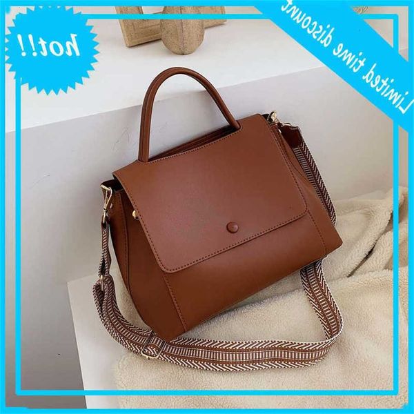 large capacity handbags pu shoulder suspension bag women retro daily bags lady elegant
large capacity handbags pu shoulder suspension bag women retro daily bags lady elegant
