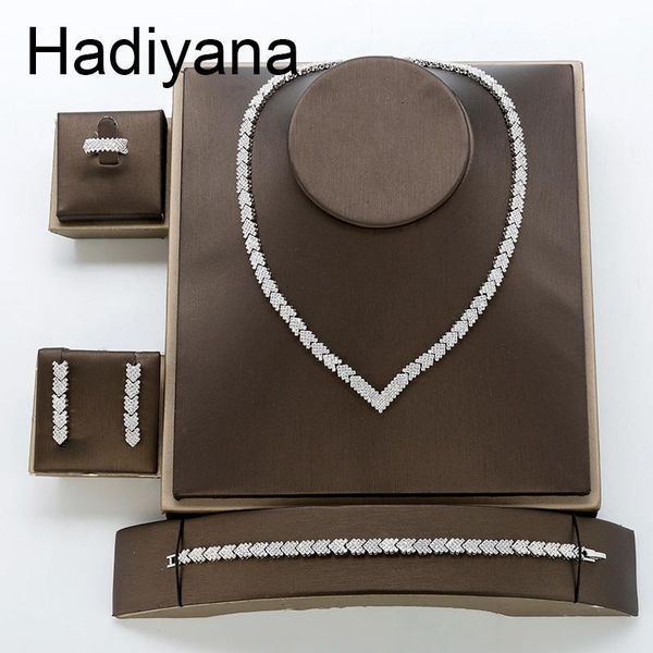 hadiyana 2021 fashion zircon set shiny arrow jewelry necklace earrings bracelet ring sets bride engagement wedding tz8123, Silver 
hadiyana 2021 fashion zircon set shiny arrow jewelry necklace earrings bracelet ring sets bride engagement wedding tz8123, Silver