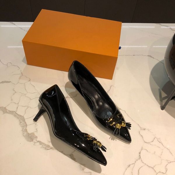 patent leather pumps insider pumps pointed toe tassels women bridal wedding shoes designer heels letter buckle sandal 35-42, Black
patent leather pumps insider pumps pointed toe tassels women bridal wedding shoes designer heels letter buckle sandal 35-42, Black