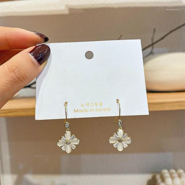 2020 new korean style simple girl earrings snowflake cat stone drop earrings for women fashion jewelry accessories1, Silver
2020 new korean style simple girl earrings snowflake cat stone drop earrings for women fashion jewelry accessories1, Silver