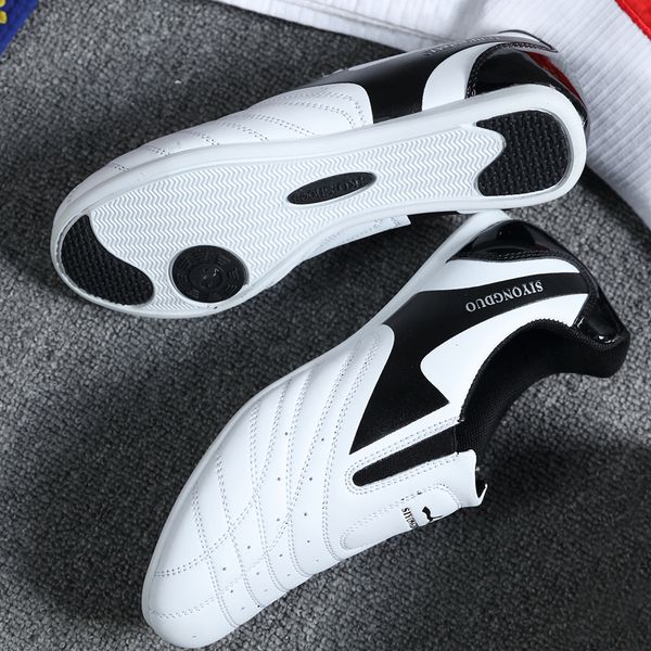 kids black white professional kung fu wushu taichi shoes comfortable slip on taekwondo sport sneakers men
kids black white professional kung fu wushu taichi shoes comfortable slip on taekwondo sport sneakers men
