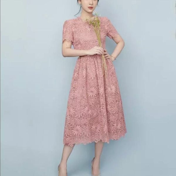 retro-embroidered hollow flowers tulle short sleeve elegant fine pink temperament as women wear akwv, Black;gray
retro-embroidered hollow flowers tulle short sleeve elegant fine pink temperament as women wear akwv, Black;gray