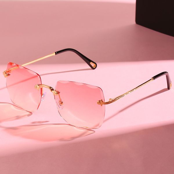 2020 women sunglasses fashion vintage sun glasses outdoor retro women's ladies round brand design oculos male uv400 eyewear, White;black
2020 women sunglasses fashion vintage sun glasses outdoor retro women's ladies round brand design oculos male uv400 eyewear, White;black