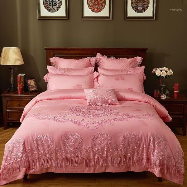 new silk cotton wedding bedding set embroidery lace duvet cover bed sheet pillowcases king size 4/6/9pcs bed linen1
new silk cotton wedding bedding set embroidery lace duvet cover bed sheet pillowcases king size 4/6/9pcs bed linen1