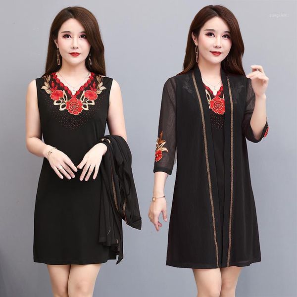 two pieces set dresses women vestidos summer loose plus size middle age mother fashion elegant dress flower embroidery clothing1, Black;gray 
two pieces set dresses women vestidos summer loose plus size middle age mother fashion elegant dress flower embroidery clothing1, Black;gray