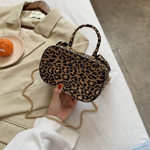 осень и зима классический leopard цепи плеча роскошная кожа crossbody сумки для женщин 2020 новый мини женщина сумки
осень и зима классический leopard цепи плеча роскошная кожа crossbody сумки для женщин 2020 новый мини женщина сумки