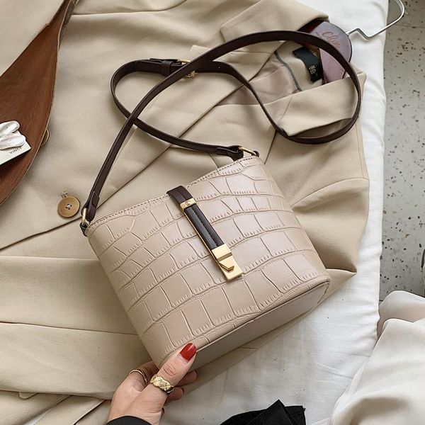 камень шаблон малый ковш сумка женщин 2020 мода crossbody сумка vintage сумки конструктора кошелек кожа pu simple lady
камень шаблон малый ковш сумка женщин 2020 мода crossbody сумка vintage сумки конструктора кошелек кожа pu simple lady